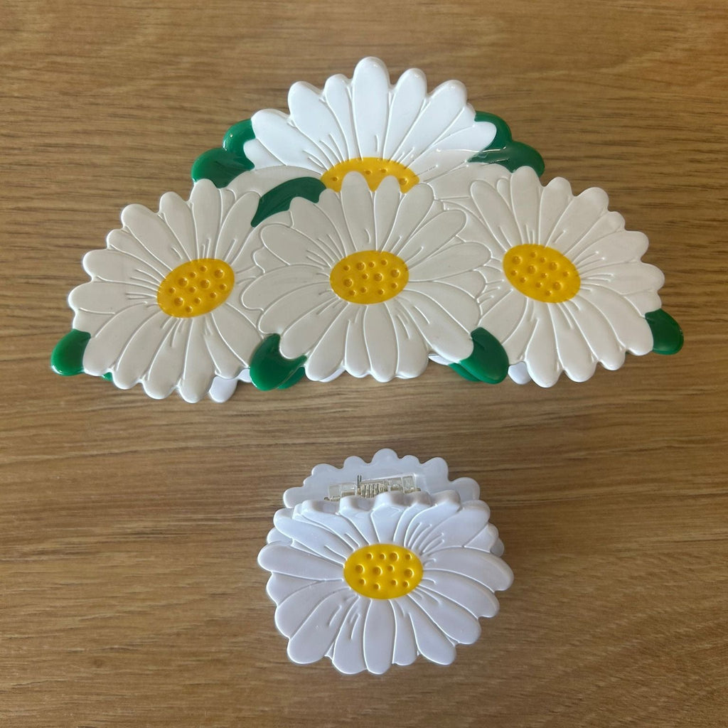 White Large Flower Claw Hair Clip